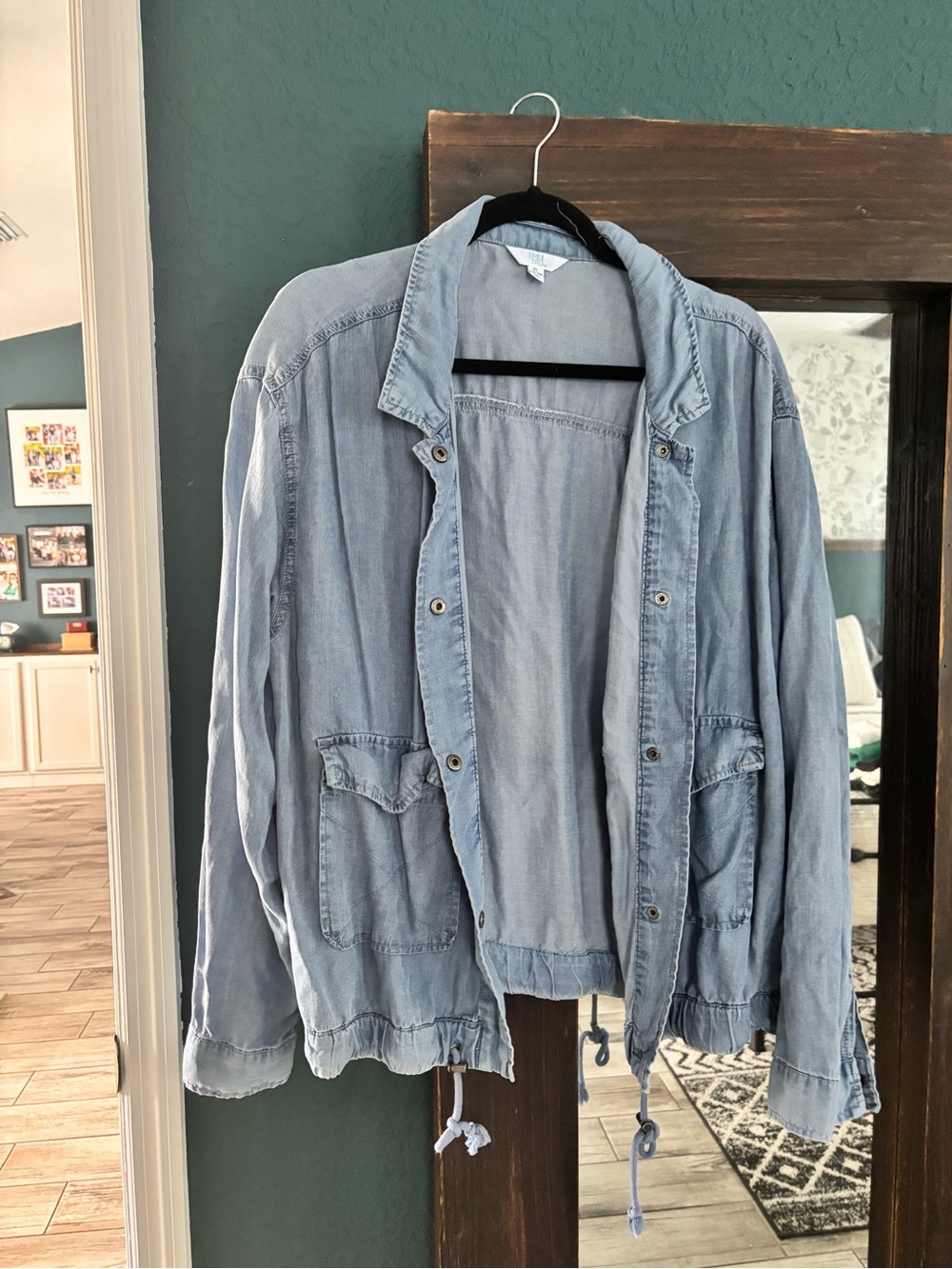 Time and Tru Lightweight Blue women’s Denim Jacket